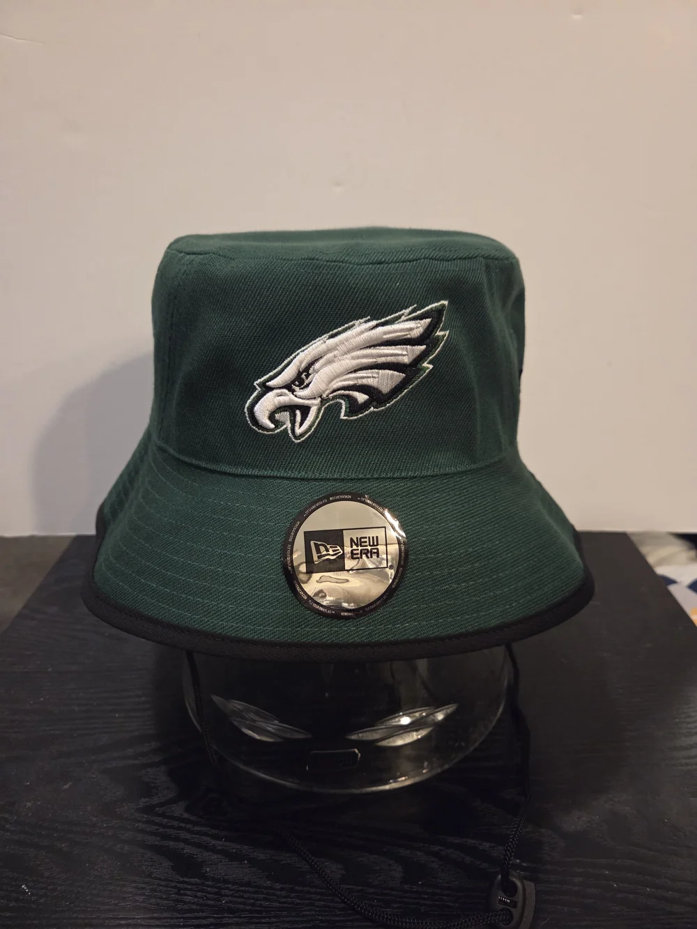 New Era Green Philadelphia Eagles Embroidered Logo Bucket Hat